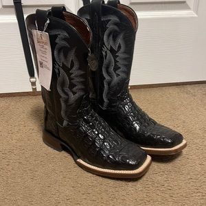 NWT. Dan post Exotic super Hash boots